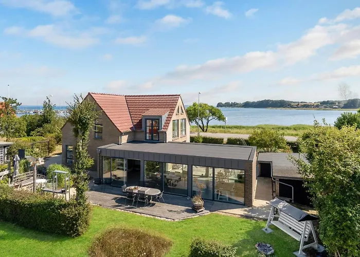 Cozy In With House Sea View